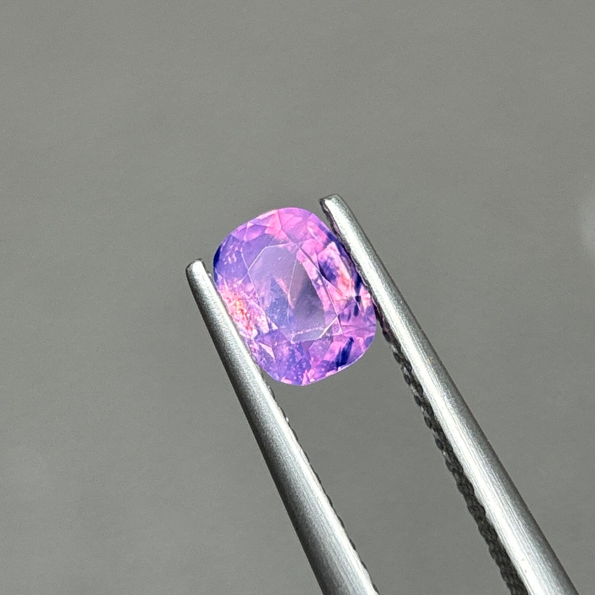 1,0ct Natural Pink Milky Sapphire Vietnam. Cushion Shape. No Treatment Milky Sapphire Luc Yen.