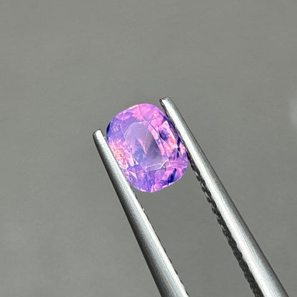 1,0ct Natural Pink Milky Sapphire Vietnam. Cushion Shape. No Treatment Milky Sapphire Luc Yen.