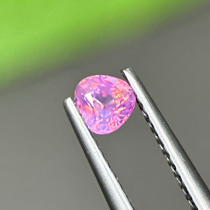 0,41ct Natural Pink Milky Sapphire Vietnam. Trilliant Shape. No Treatment Milky Sapphire Luc Yen.