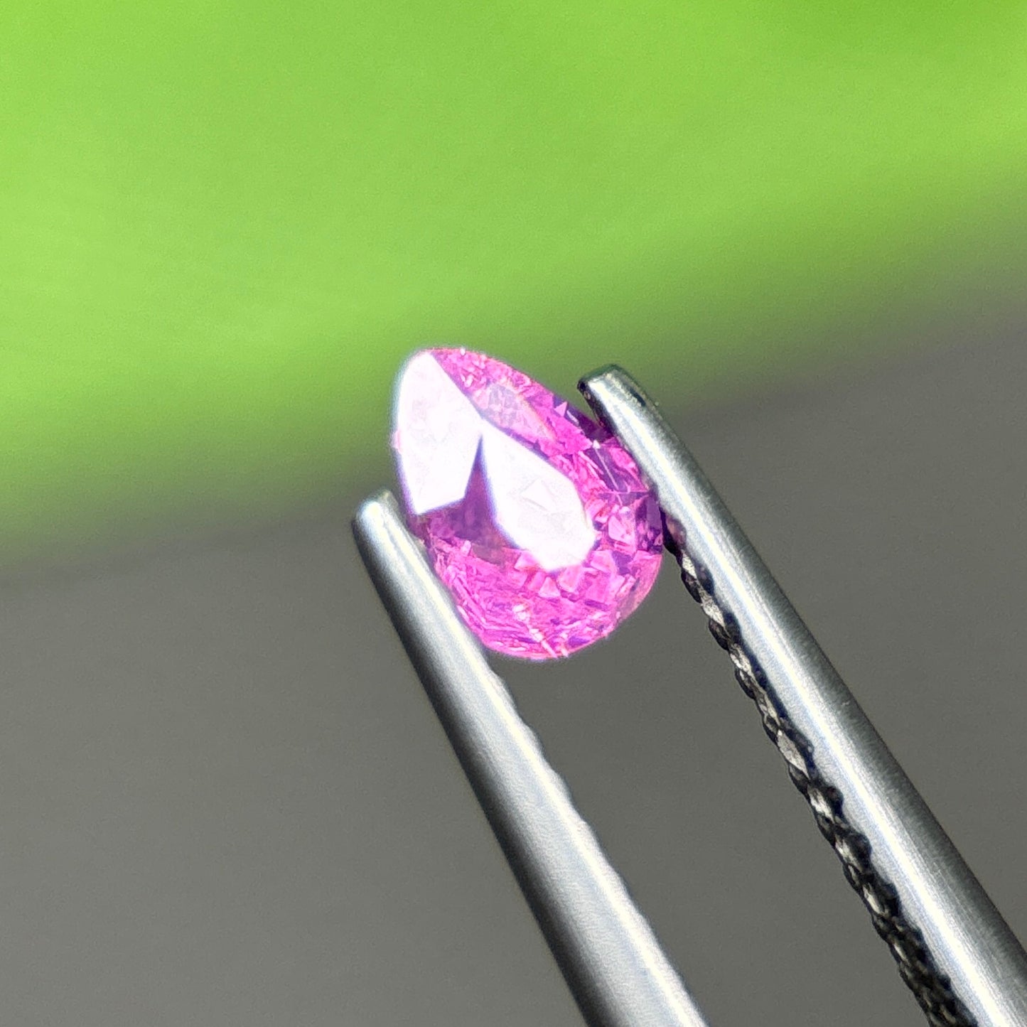 0,43ct Natural Pink Milky Sapphire Vietnam. Pear Shape. No Treatment Milky Sapphire Luc Yen.