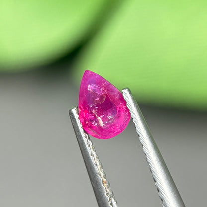 0,48ct Natural Ruby Viet Nam. Pear Shape. No Treatment Ruby Luc Yen.
