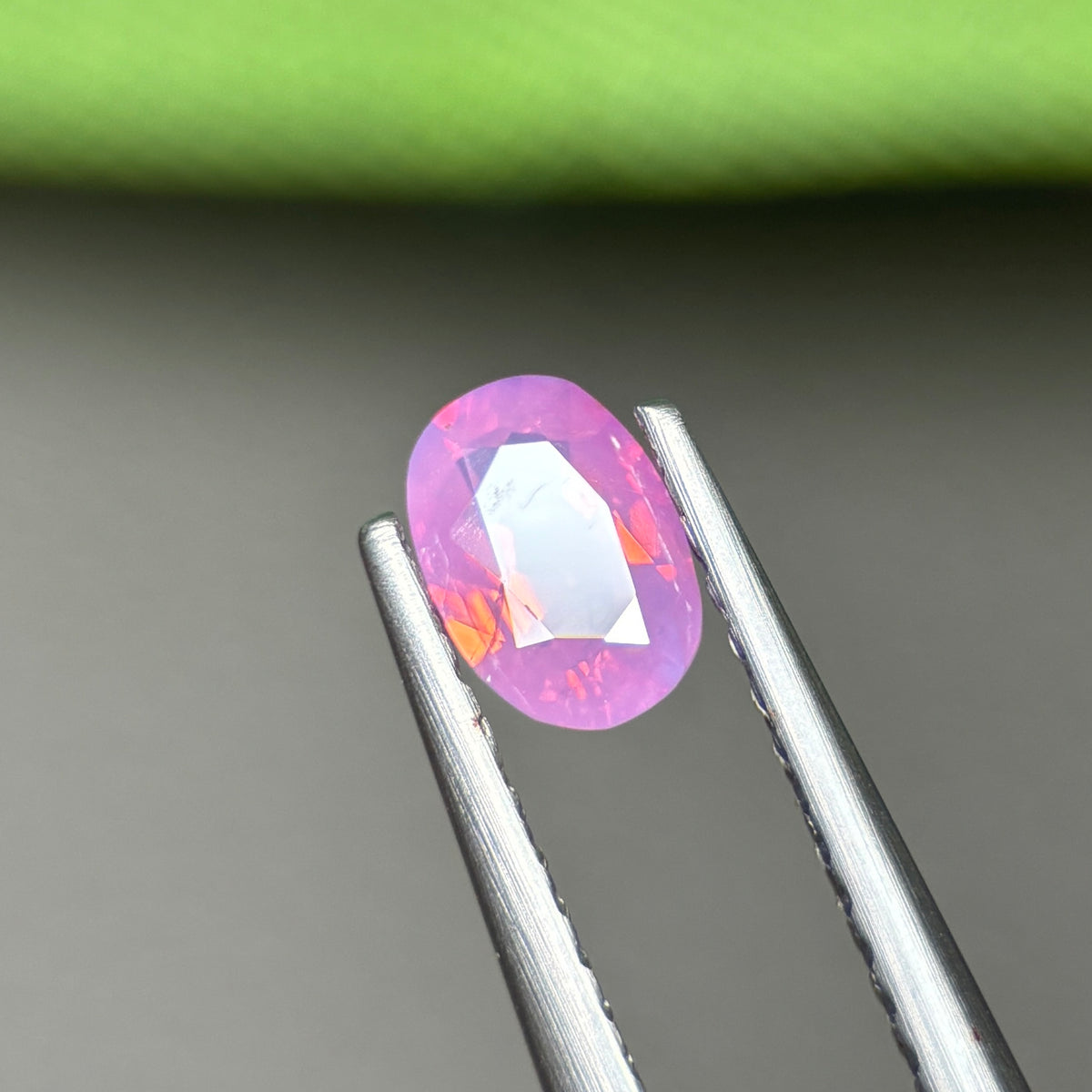 0,5ct Natural Purplish Pink Milky Sapphire Vietnam. Cushion Shape. No Treatment Milky Sapphire Luc Yen.