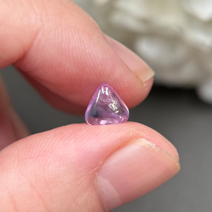 1,0ct Natural Light Pink Cacbochon Sapphire Viet Nam. No Treatment Sapphire Luc Yen.