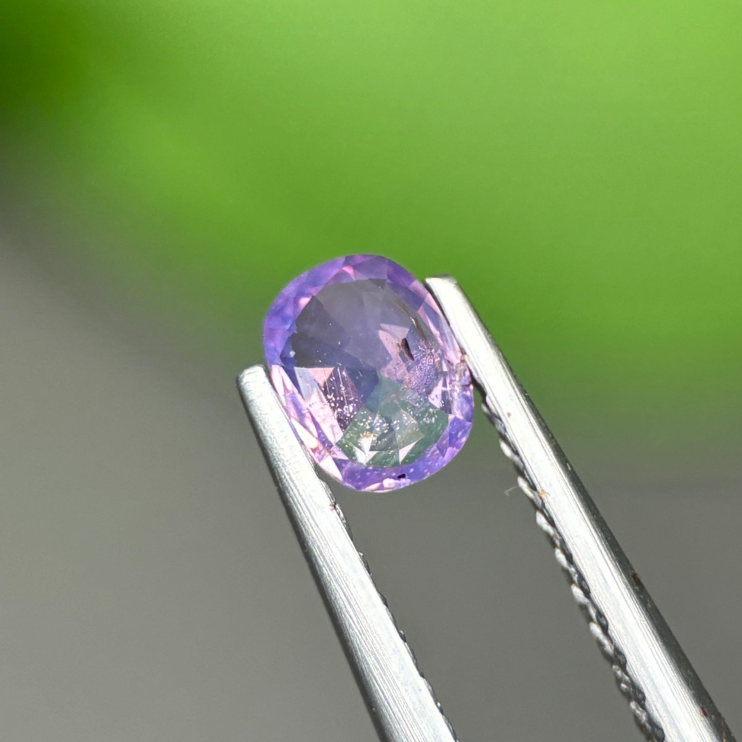 0,44ct Natural Purple Sapphire Viet Nam. Cushion Shape. No Treatment Sapphire Luc Yen.