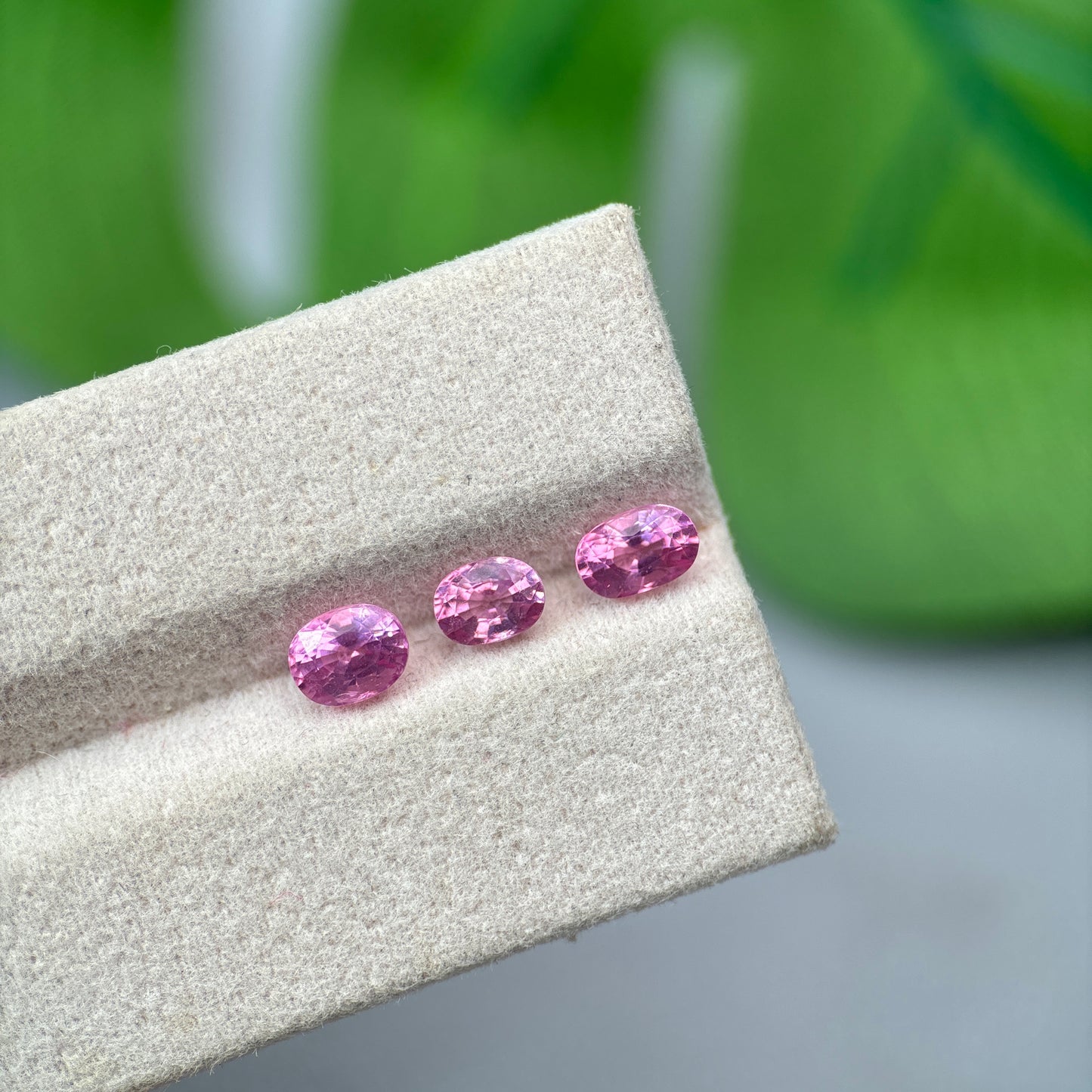 2.01 ct/ 3Pcs Natural Pink Spinel Vietnam. Oval Shape. No Treatment.