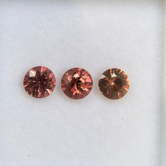 0,79 ct/ 3Pcs Natural Brownish Orange Spinel Vietnam. Round Shape.