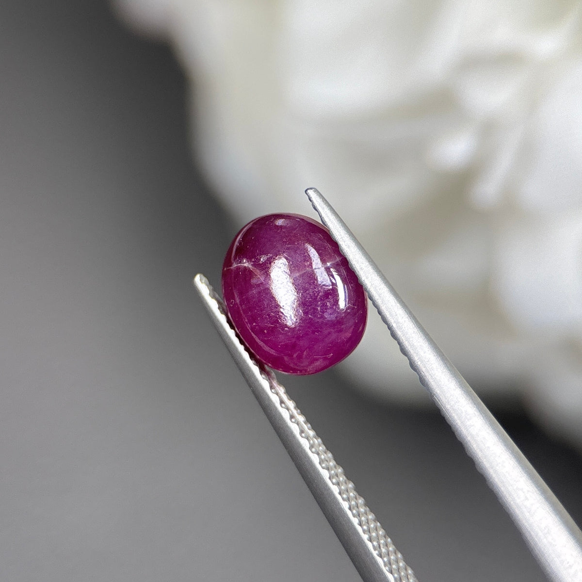 2,43ct Natural Purple Cacbochon Sapphire Viet Nam. No Treatment Sapphire Luc Yen.