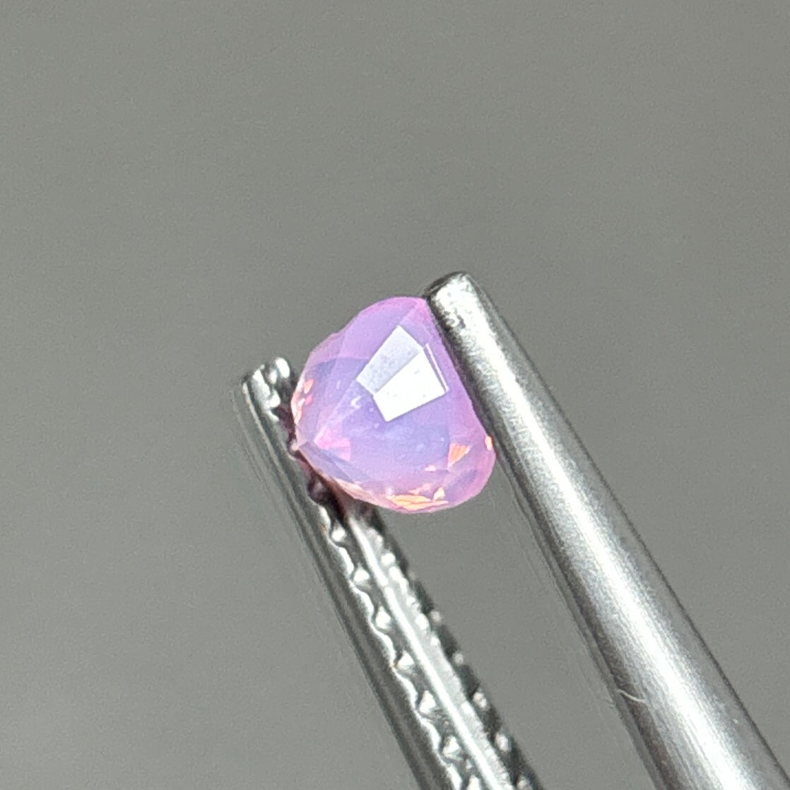 0,41ct Natural Pink Milky Sapphire Viet Nam. Heat Shape. No Treatment Milky Sapphire Luc Yen.