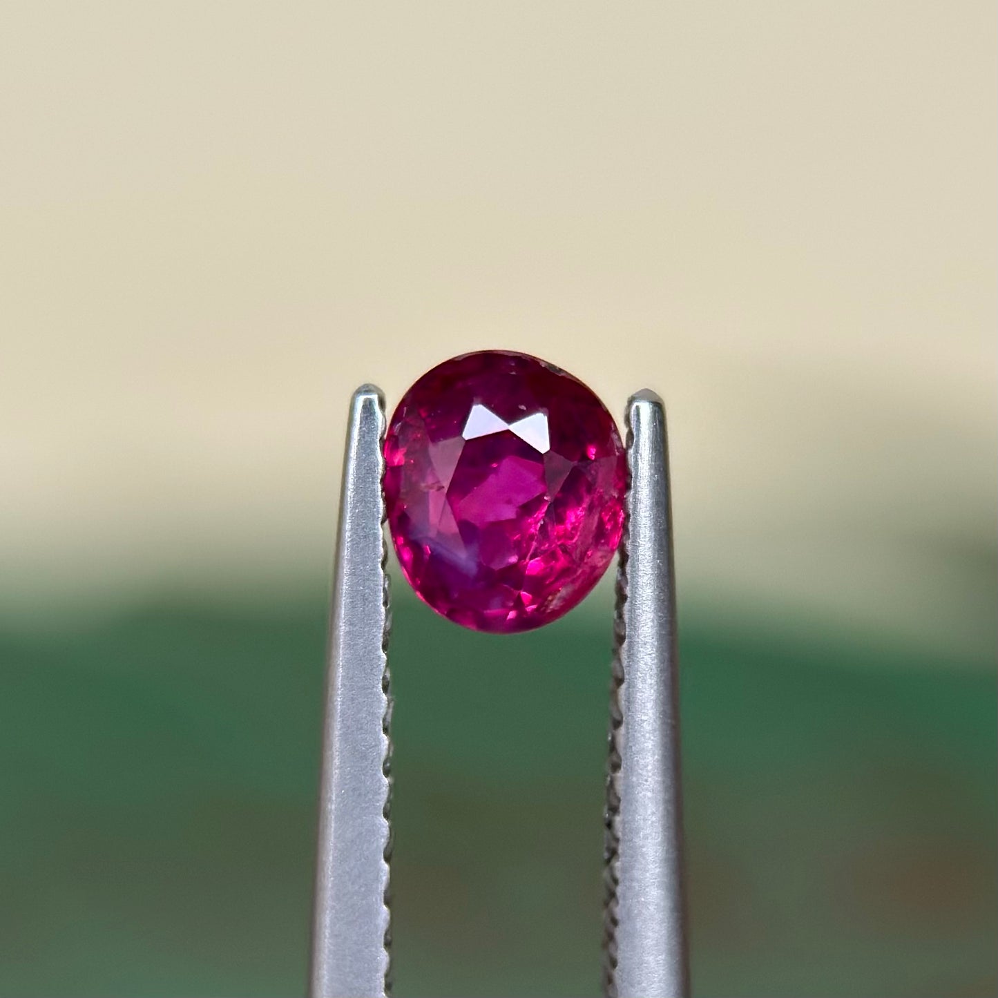 0.91 ct Natural Ruby Viet Nam. Oval Shape. No treatment.