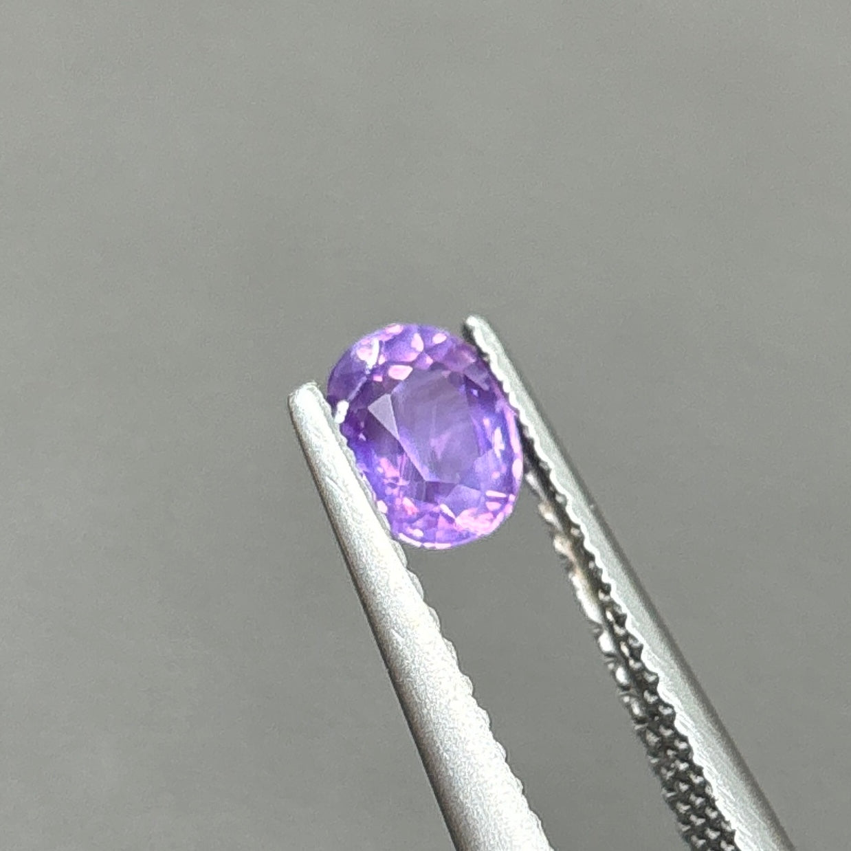 0,70ct Natural Purple Sapphire Vietnam. Cushion Shape. No Treatment Sapphire Luc Yen.