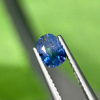 0,87 Natural Blue Sapphire Viet Nam. Cushion Shape. No Treatment Sapphire Luc Yen.