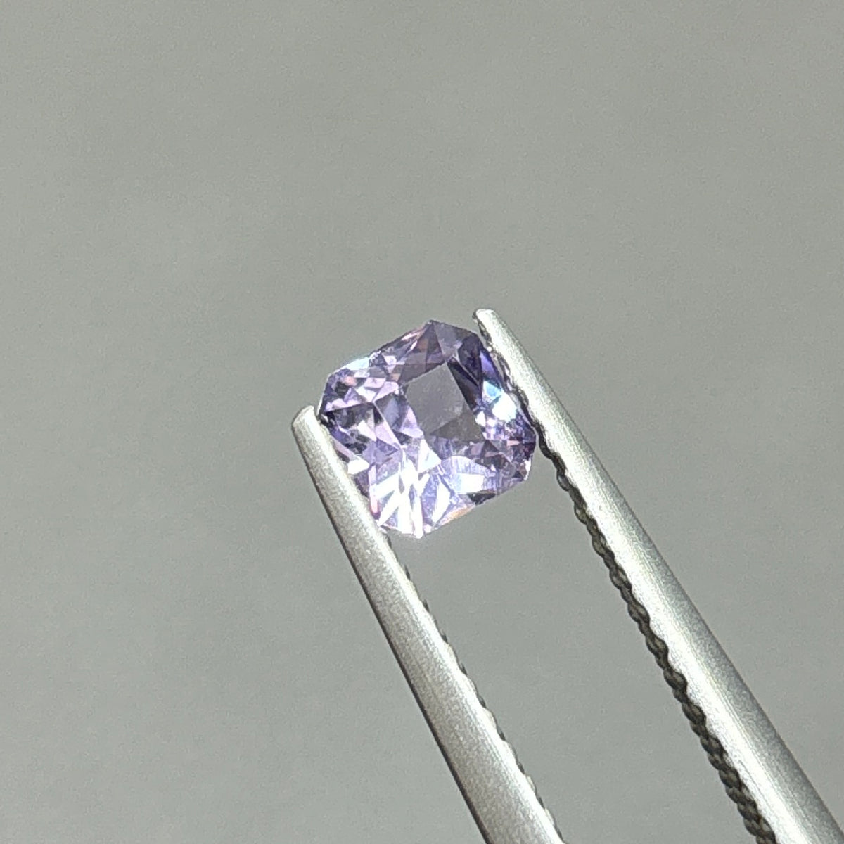 0,41ct Natural light Purple Spinel Viet Nam. Cushion Shape. No Treatment Spinel Luc Yen.