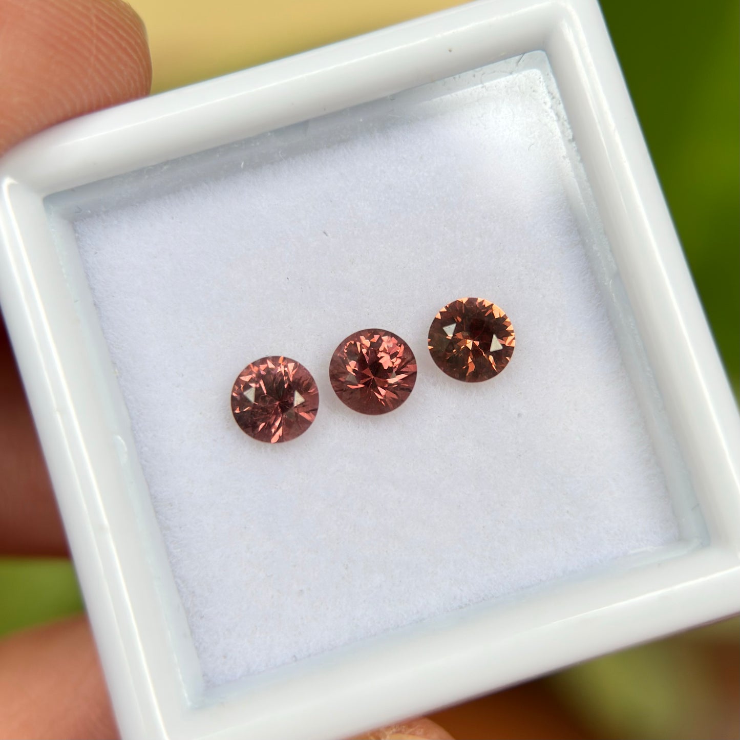 0,79 ct/ 3Pcs Natural Brownish Orange Spinel Vietnam. Round Shape.