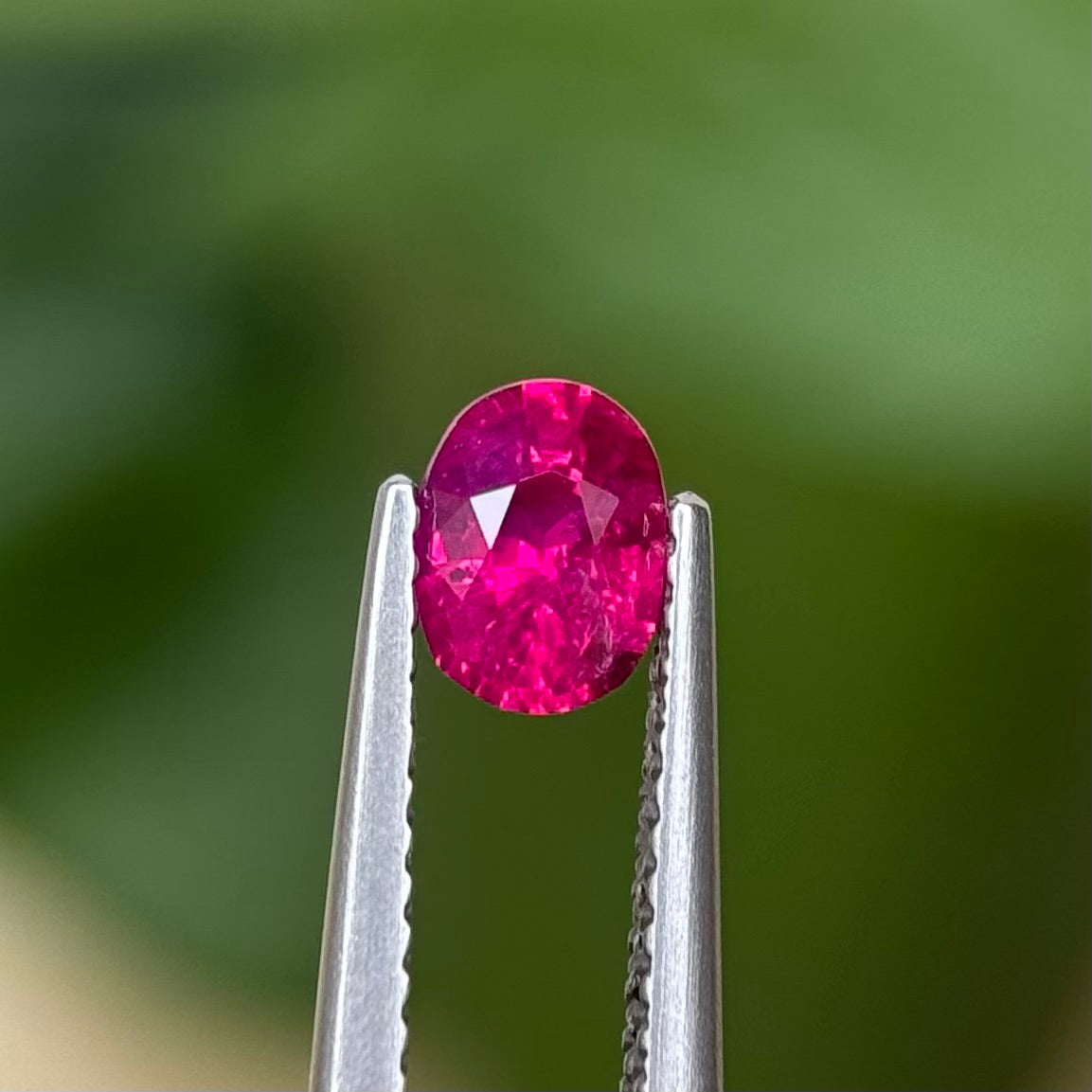 0.60 ct Natural Ruby Viet Nam. Oval Shape. No treatment.