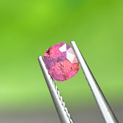 0,68ct Natural Orange Milky Sapphire Vietnam. Cushion Shape. No Treatment Milky Sapphire Luc Yen.