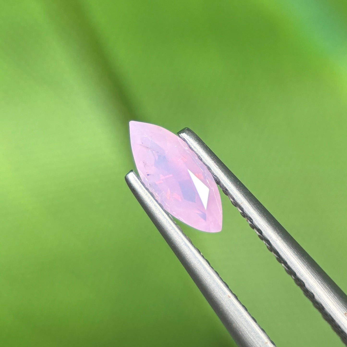 0,68 Natural Pink Milky Sapphire Vietnam. Trilliant Shape. No Treatment Milky Sapphire Luc Yen.