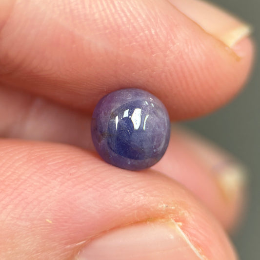 2,2ct Natural Blue Cacbochon Sapphire Viet Nam. No Treatment Sapphire Luc Yen.