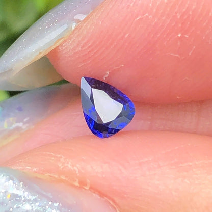 0,32ct Natural Blue Sapphire Vietnam. Trilliant Shape. No Treatment Sapphire Luc Yen.