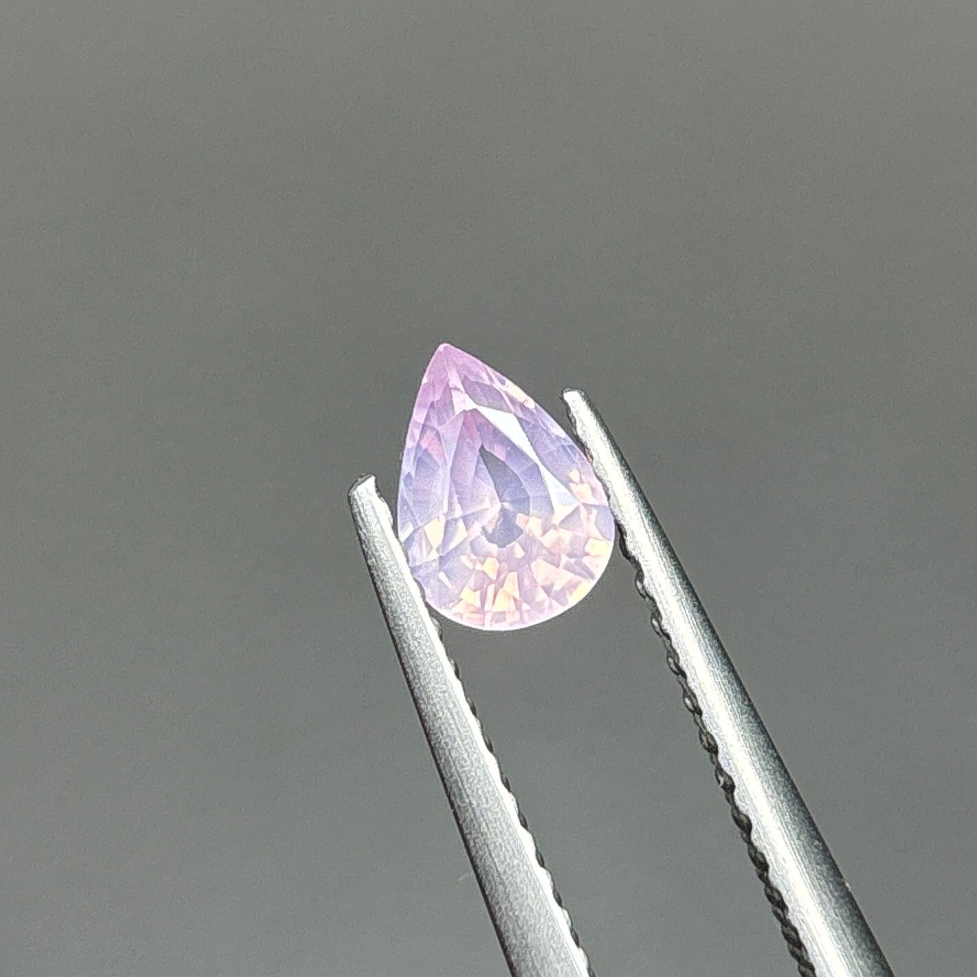 0,47ct Natural Pink Milky Sapphire Viet Nam. Pear Shape. No Treatment Milky Sapphire Luc Yen.