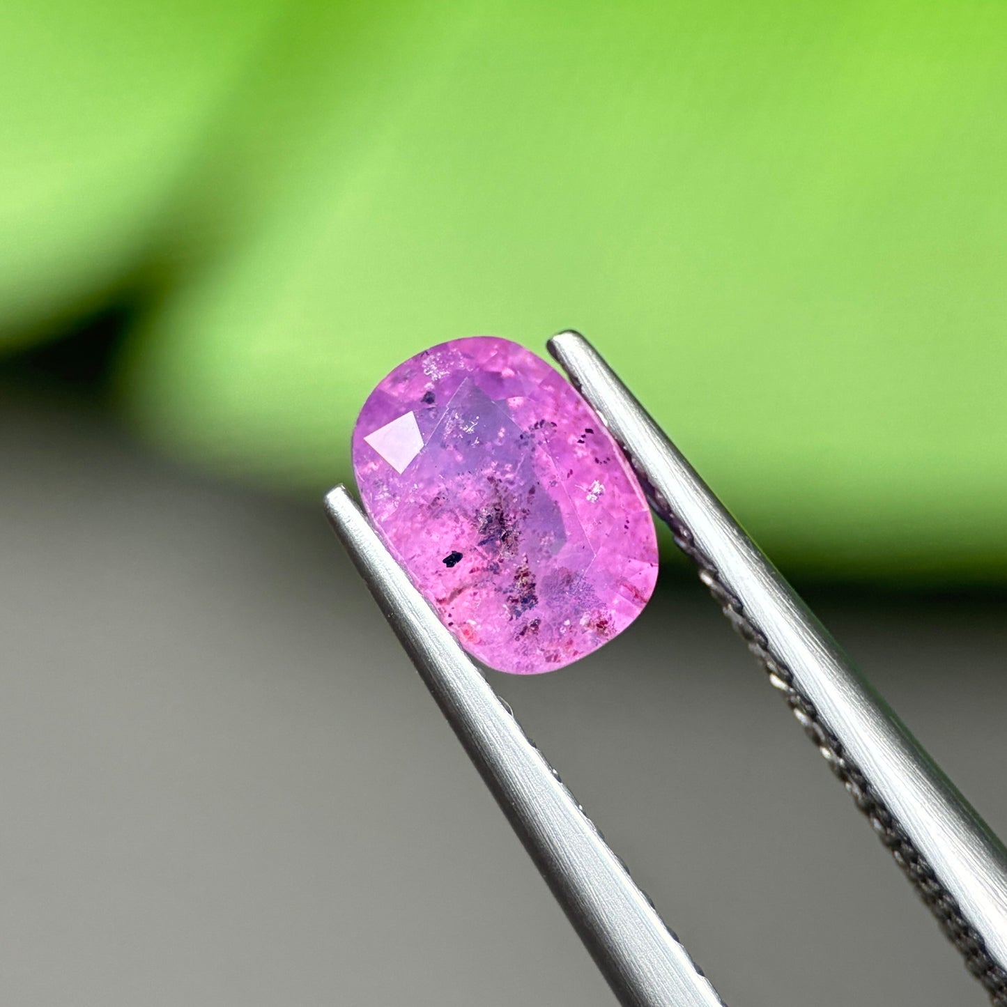 1,05ct Natural Pink Milky Sapphire Vietnam. Cushion Shape. No Treatment Milky Sapphire Luc Yen.