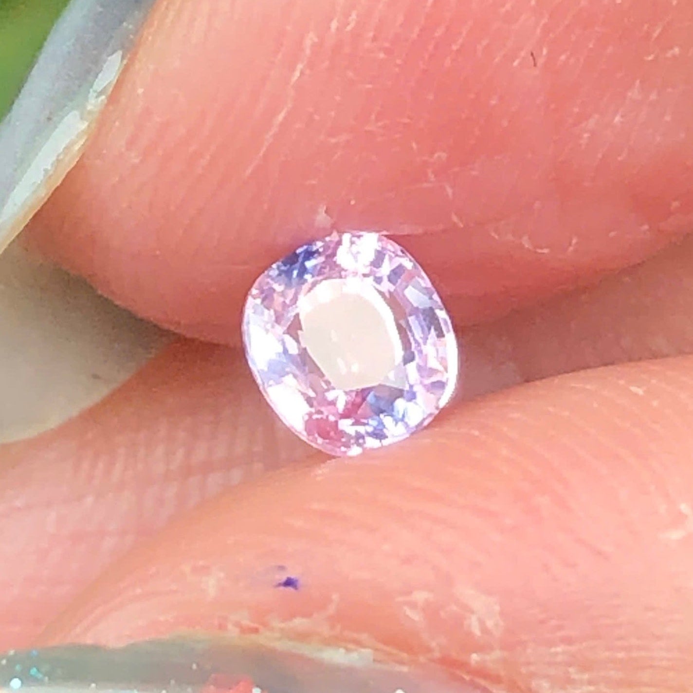 0,39ct Natural Bluish Pink Sapphire Vietnam. Cushion Shape. No Treatment Sapphire Luc Yen.