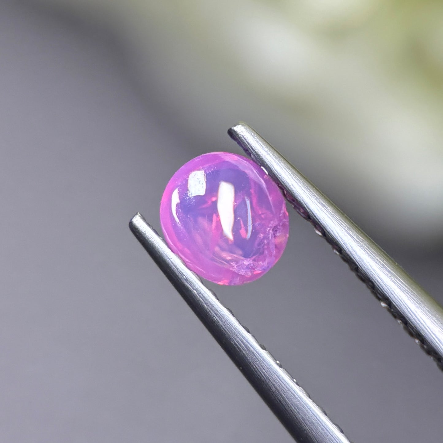 0.59ct Natural Purplish Pink Cacbochon Sapphire Viet Nam. No treatment.
