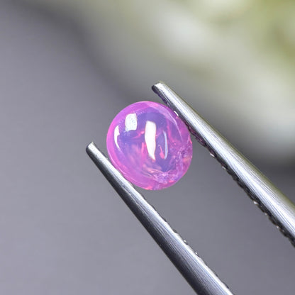 0.59ct Natural Purplish Pink Cacbochon Sapphire Viet Nam. No treatment.
