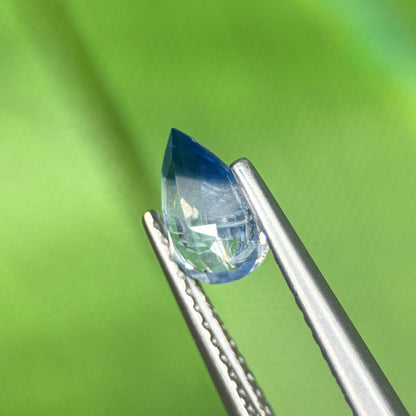 0,94 Natural Blue-White Sapphire Vietnam. Pear Shape. No Treatment Sapphire Luc Yen.