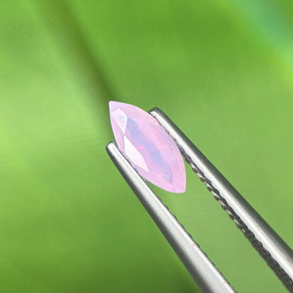 0,68 Natural Pink Milky Sapphire Vietnam. Trilliant Shape. No Treatment Milky Sapphire Luc Yen.