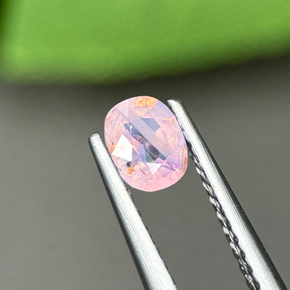 0,48ct Natural Pink Milky Sapphire Vietnam. Cushion Shape. No Treatment Milky Sapphire Luc Yen.