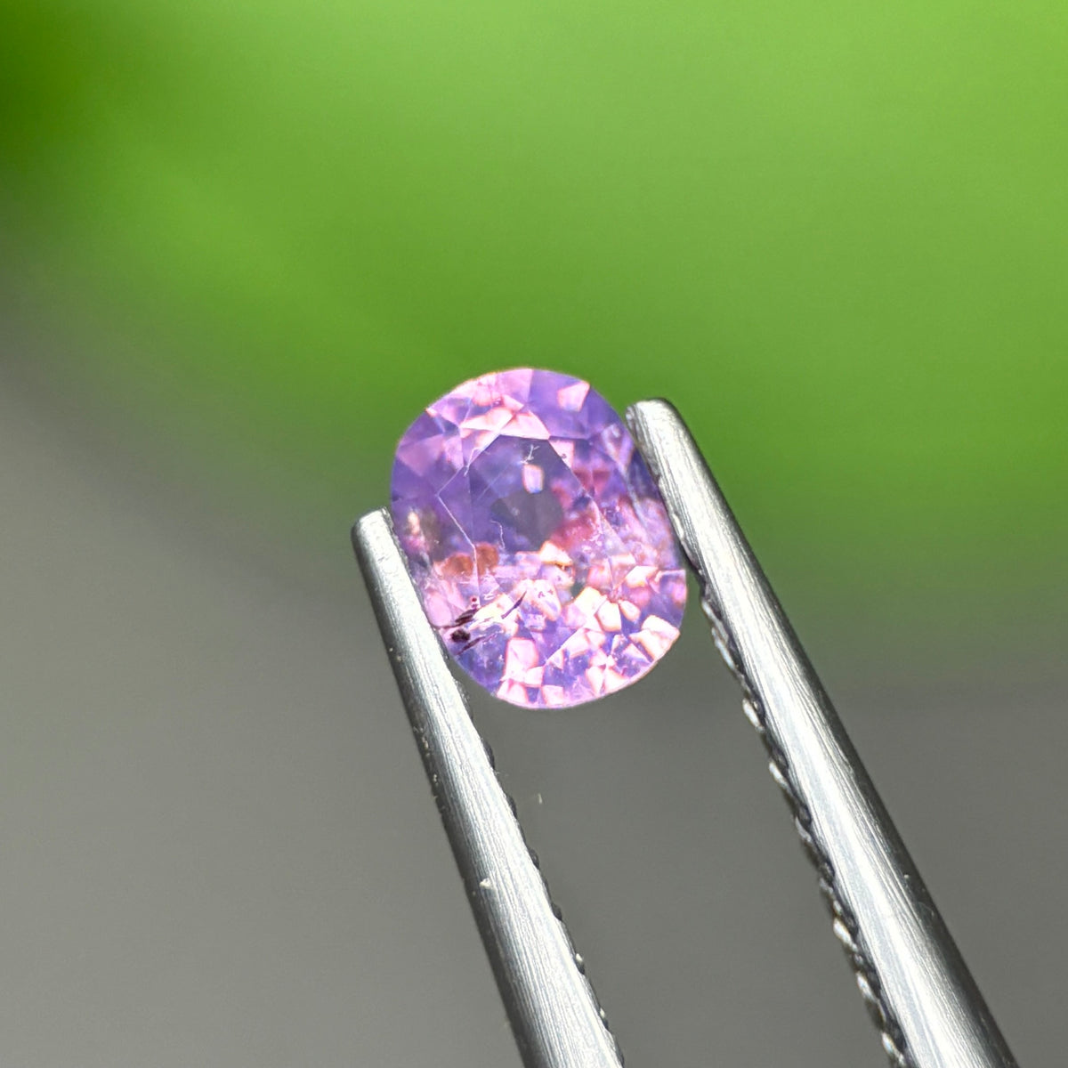 0,44ct Natural Purple Sapphire Viet Nam. Cushion Shape. No Treatment Sapphire Luc Yen.