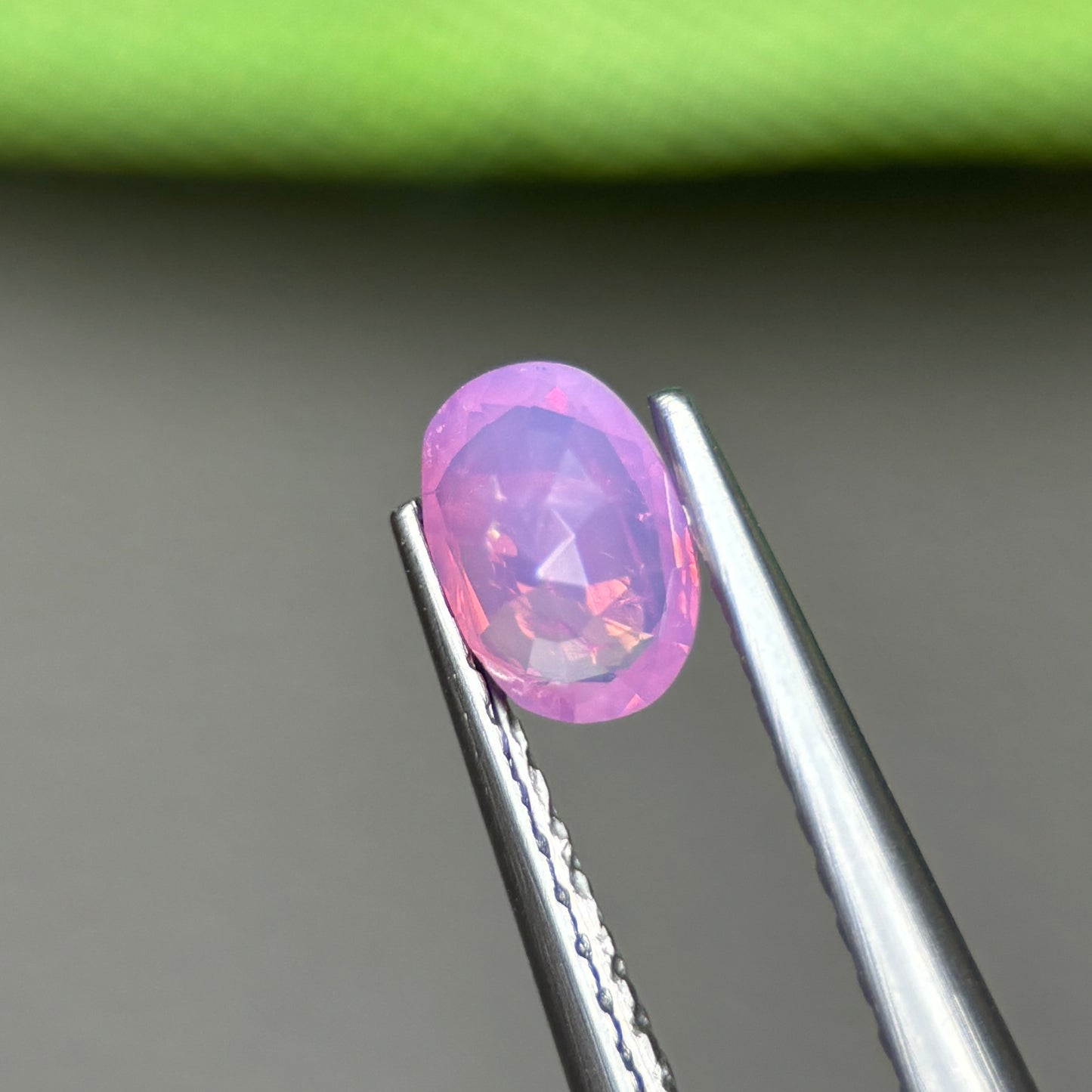 0,5ct Natural Purplish Pink Milky Sapphire Vietnam. Cushion Shape. No Treatment Milky Sapphire Luc Yen.