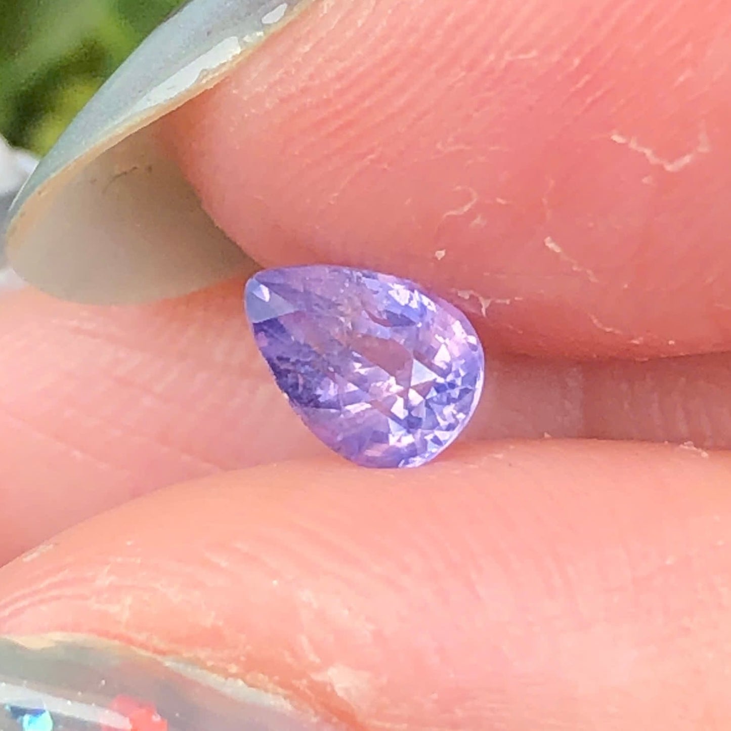0,41ct Natural Purple Sapphire Vietnam. Pear Shape. No Treatment Sapphire Luc Yen.