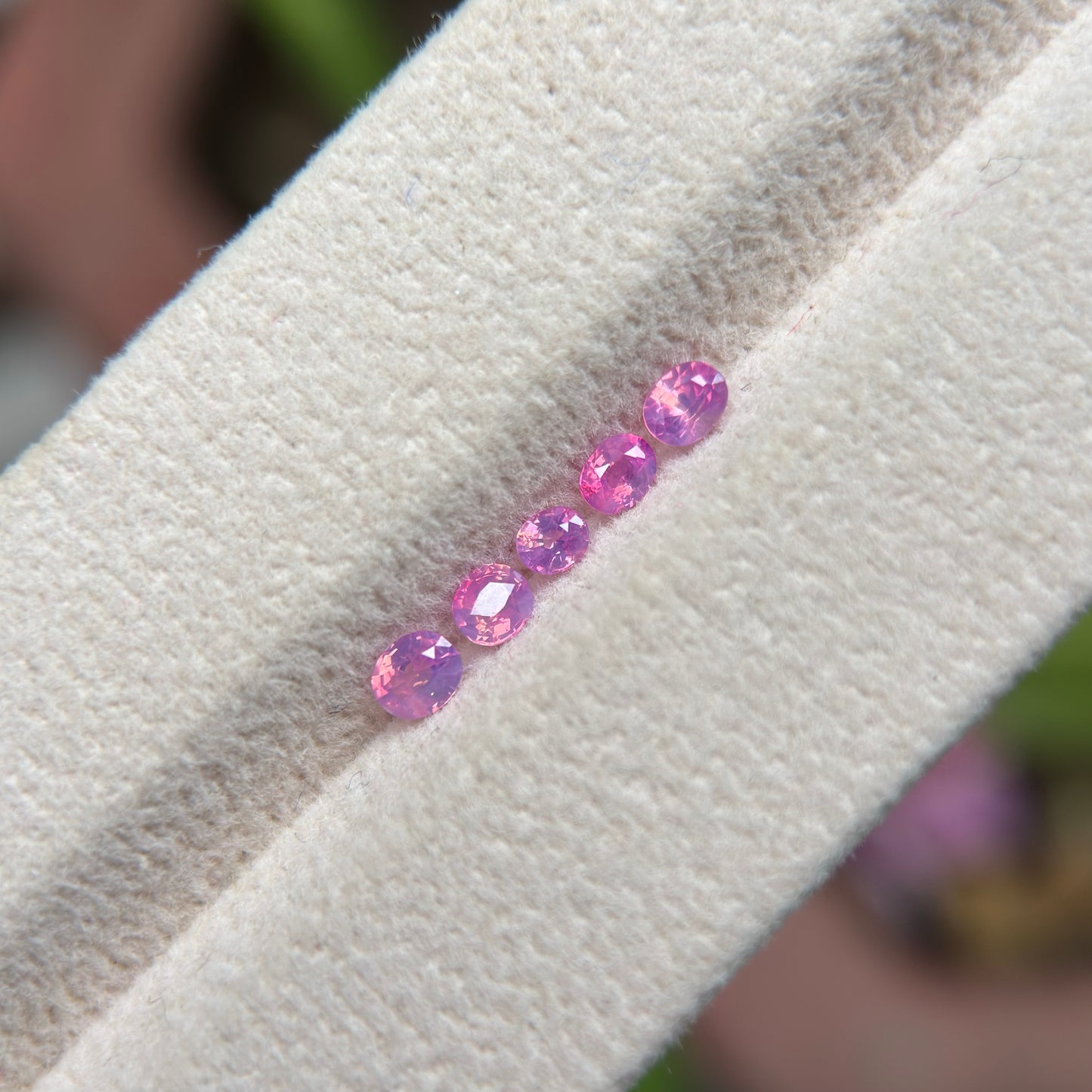 0.78 ct / 5Pcs Natural Pink  Milky Sapphire Viet Nam. Cushion Shape. No treatment.