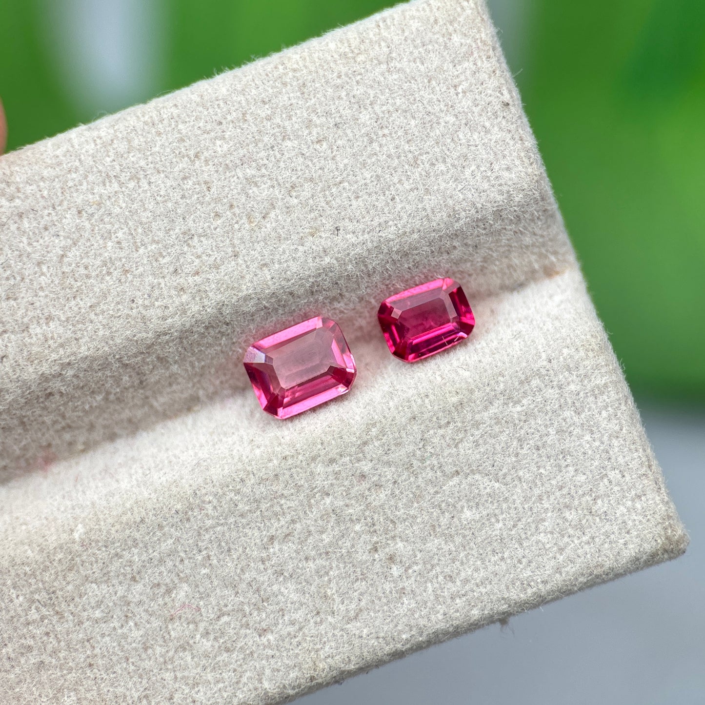 0.92 ct/ 2Pcs Natural Pink & Red Spinel Vietnam. Emerald Shape. No Treatment.