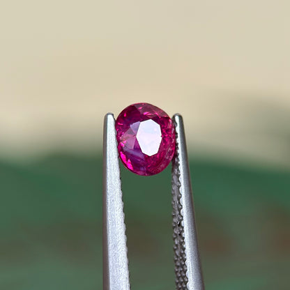 0.91 ct Natural Ruby Viet Nam. Oval Shape. No treatment.