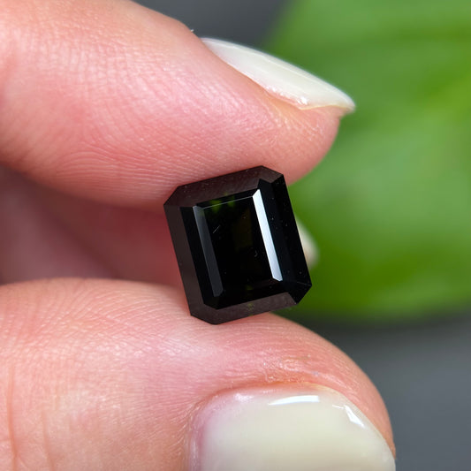 4,0ct Natural Dak Green Tourmaline Vietnam. Emerald Shape. No Treatment, No Heat Tourmaline Luc Yen.