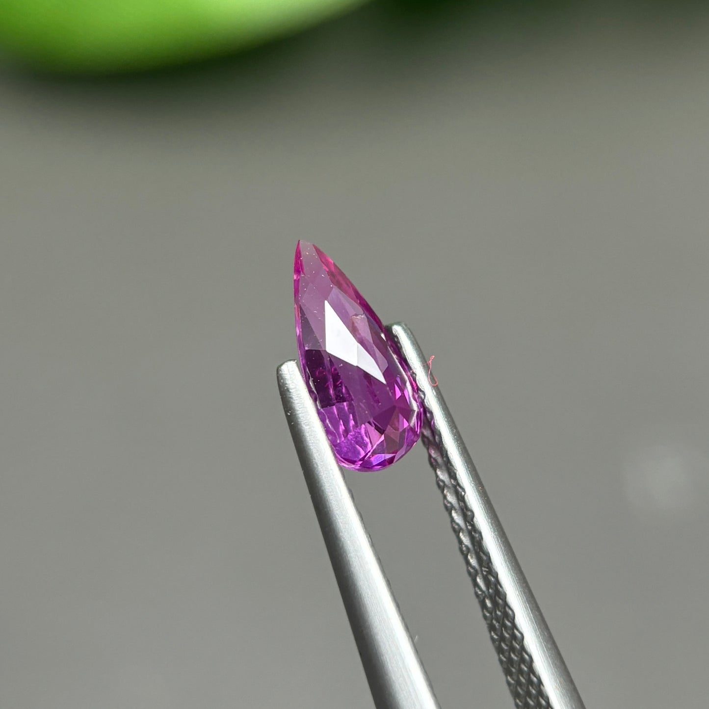 1,06ct Natural Purple Sapphire Vietnam. Pear Shape. No Treatment Sapphire Luc Yen.