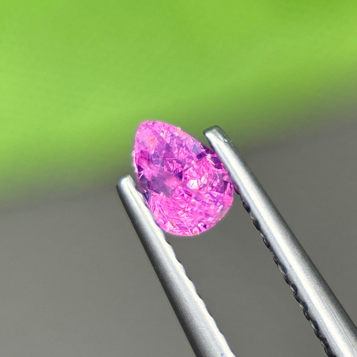 0,43ct Natural Pink Milky Sapphire Vietnam. Pear Shape. No Treatment Milky Sapphire Luc Yen.