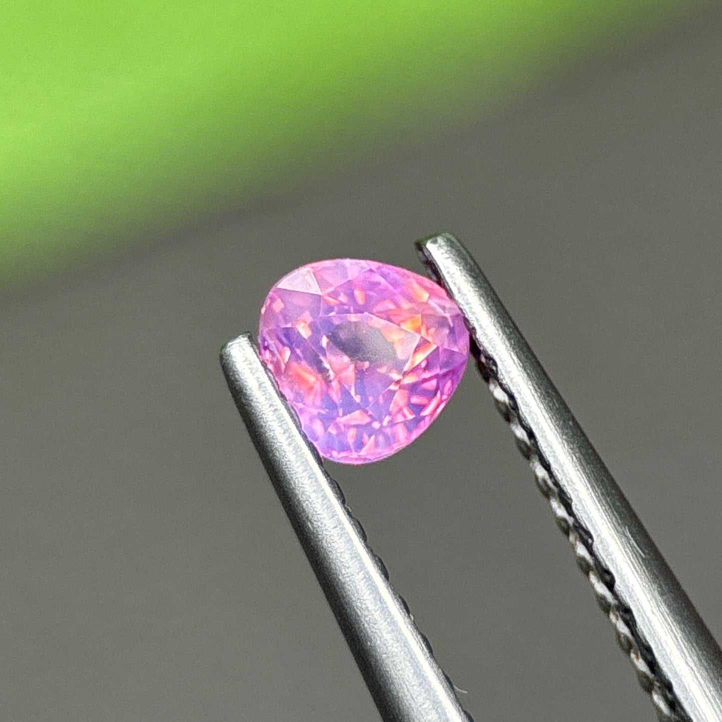 0,41ct Natural Pink Milky Sapphire Vietnam. Trilliant Shape. No Treatment Milky Sapphire Luc Yen.