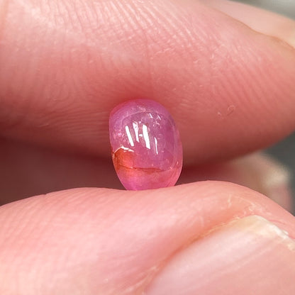 1,28ct Natural Pinkish Orange Milky Cacbochon Sapphire Viet Nam. No Treatment Sapphire Luc Yen.