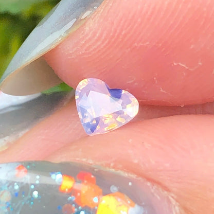0,36ct Natural Bluish White Milky Sapphire Vietnam. Heart Shape. No Treatment Milky Sapphire Luc Yen.
