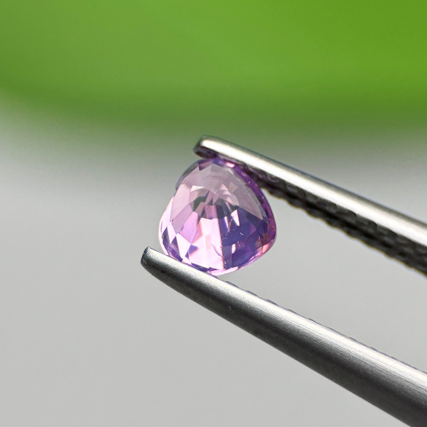 0.62ct Natural Pinkish Purple Sapphire Vietnam. Heart Shape. No treatment.