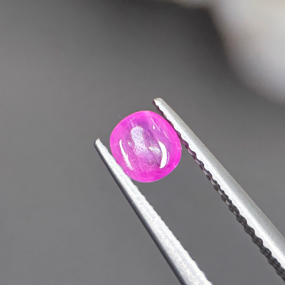 0,69ct Natural Pink Cabochon Sapphire Viet Nam. No Treatment Sapphire Luc Yen.