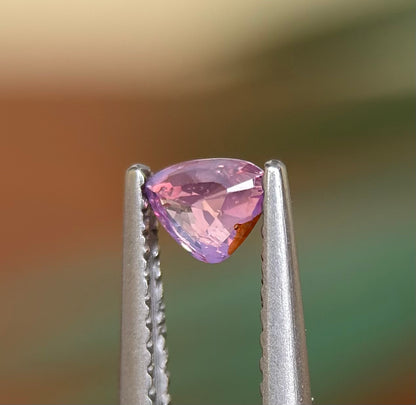 0.41 ct Natural Pink Sapphire Vietnam. Triangle Shape. No Treatment.