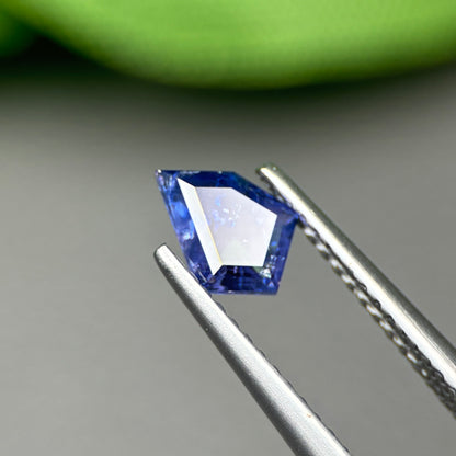 0,59 Natural Blue Milky Sapphire Vietnam. Freeform. No Treatment Milky Sapphire Luc Yen.