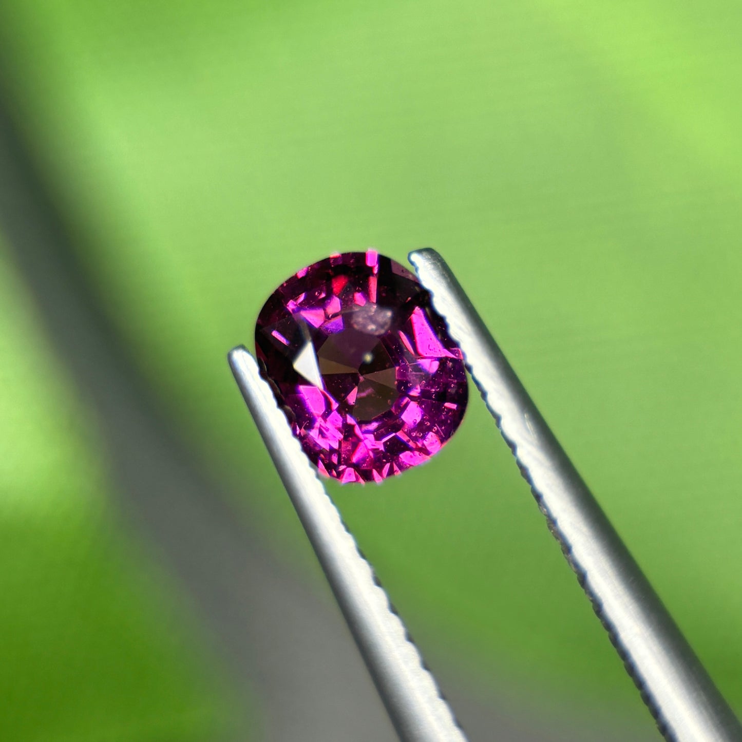 0,95 Natural Purple Sapphire Viet Nam. Cushion Shape. No Treatment Sapphire Luc Yen.