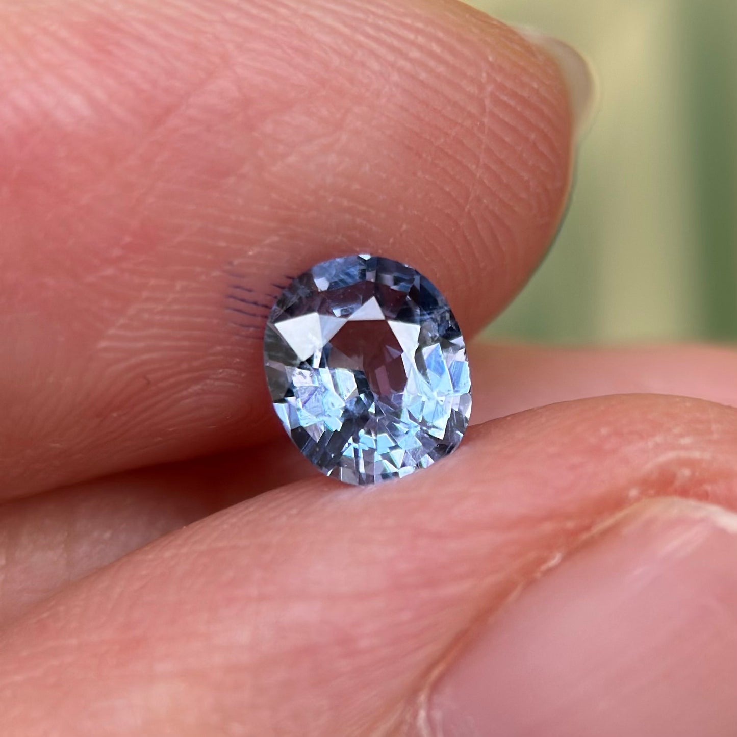 0.60 ct Natural Purple Spinel Vietnam. Oval Shape. No Treatment.