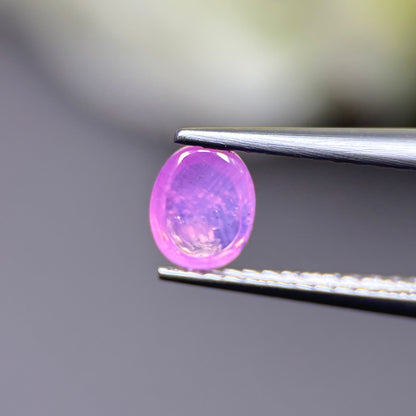 0.63ct Natural Purplish Pink Cacbochon Sapphire Viet Nam. No treatment.