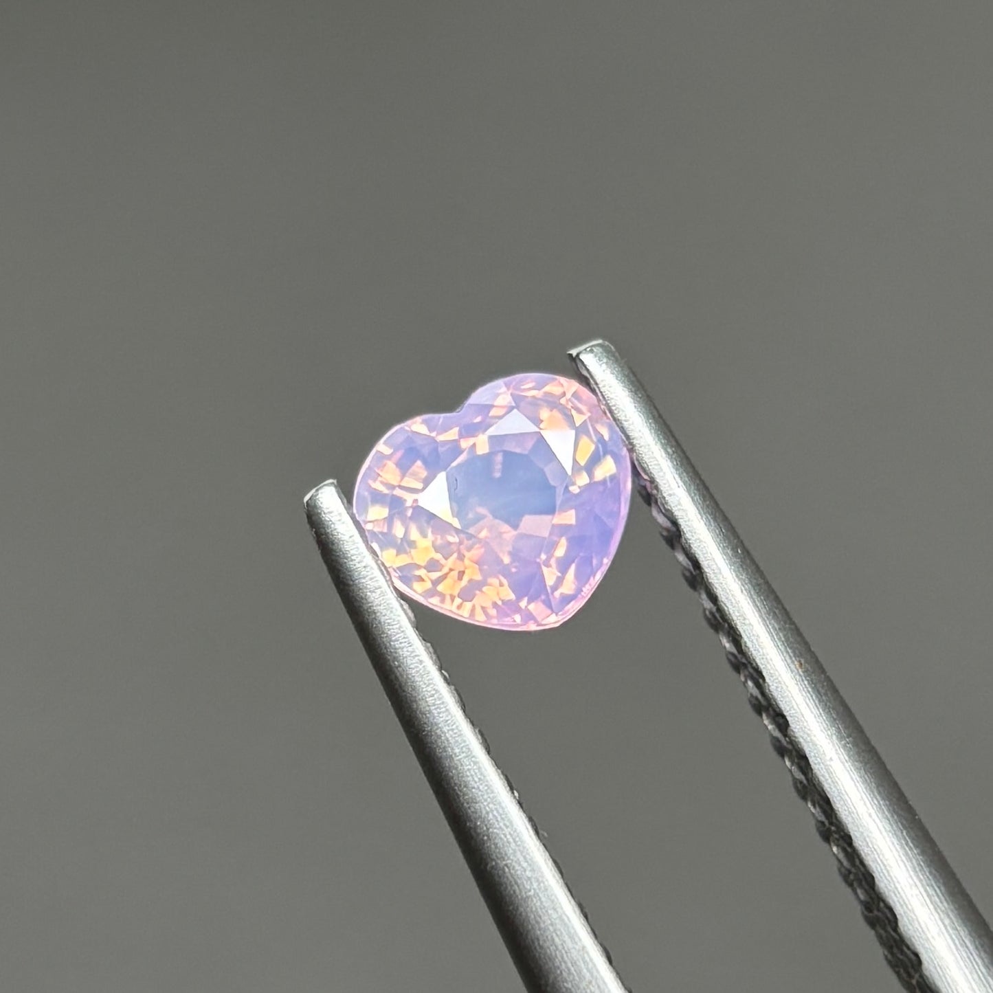 0,57ct Natural Light Pink Milky Sapphire Vietnam. Heart Shape. No Treatment Milky Sapphire Luc Yen.